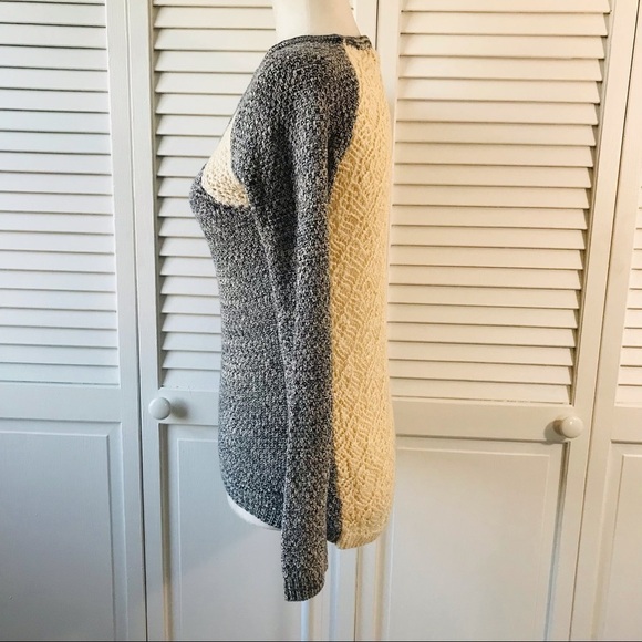 2/$25 PINK ROSE Blue Cream Scoop Neck Sweater Size Small - Picture 5 of 9